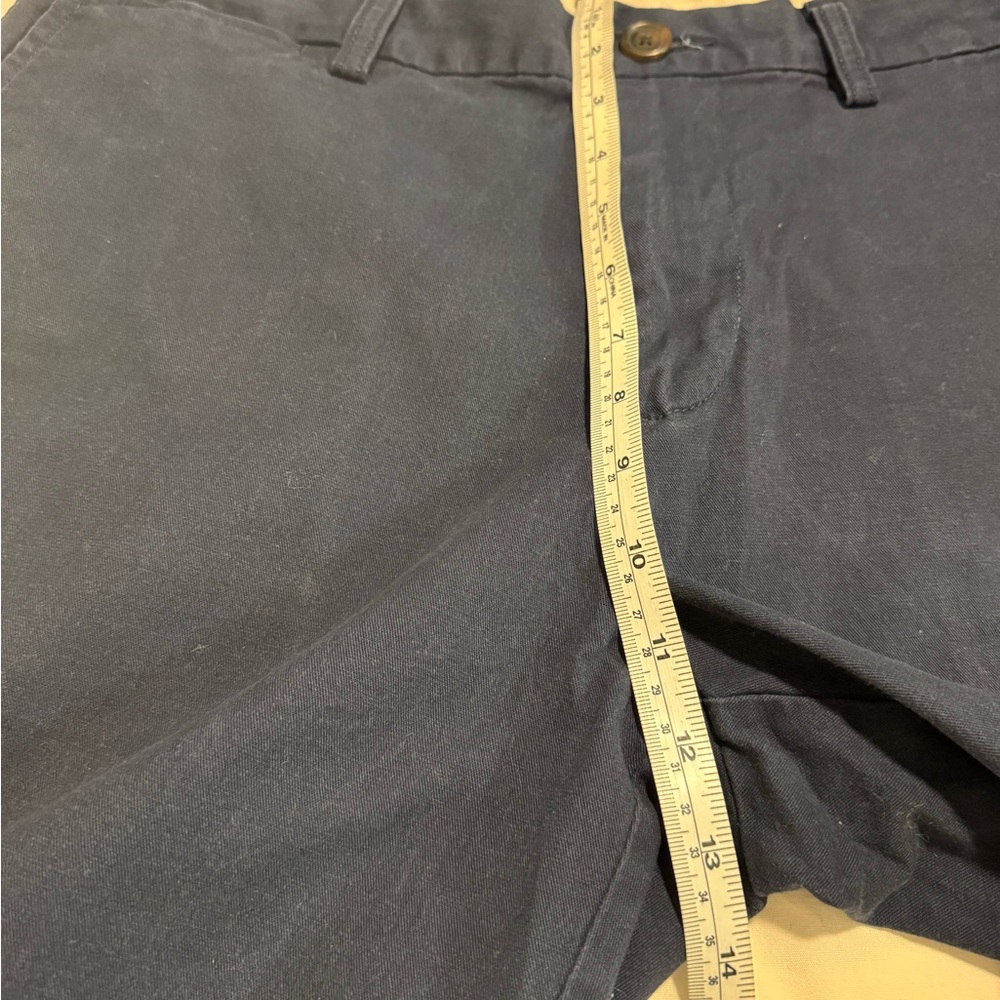 Old Navy Men's Navy Flat-Front Shorts - Picture 8 of 11